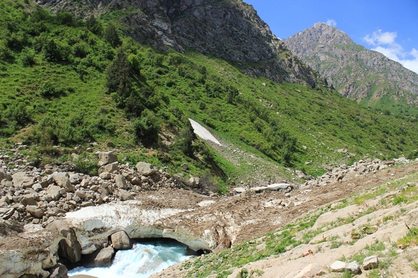 Snowfields on the Sioma River. Weekend photos. - My, The mountains, Snezhnik, River, Tajikistan, Longpost