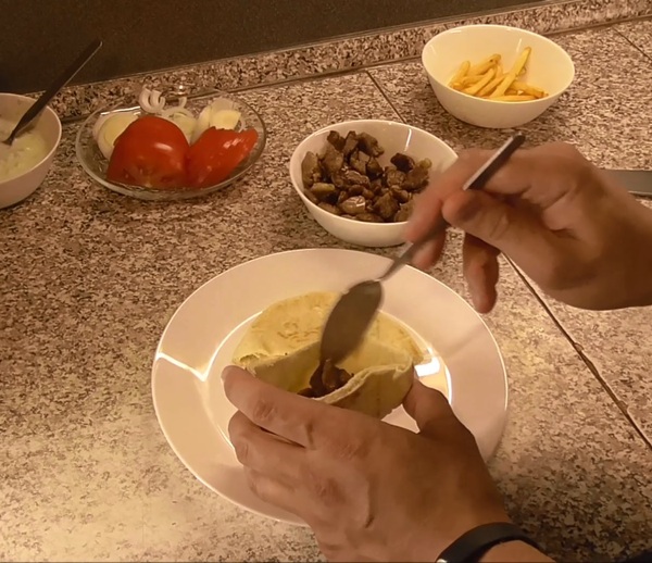 Гирос, греческая шаурма. Быстро, вкусно, божественно! Еда, Рецепт, Шаурма, Готовим дома, Кулинария, Специи, Видео, Длиннопост