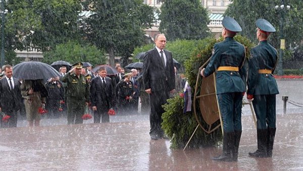 Вечный Воин - Владимир Путин, Светлейший, Память, Возложение венка, Неизвестный солдат