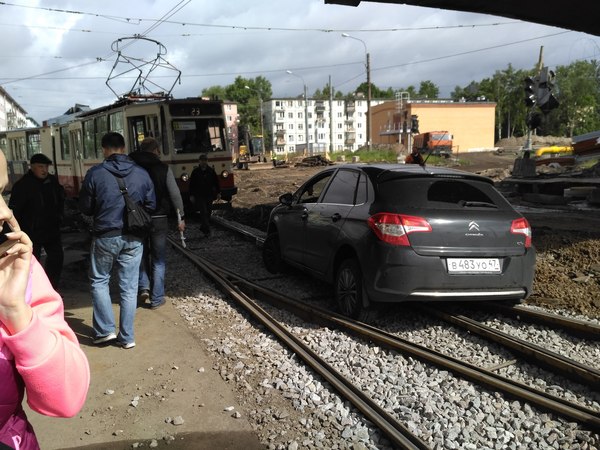 Climb! - Longpost, Saint Petersburg, Road accident, Road, Tram, Auto, My