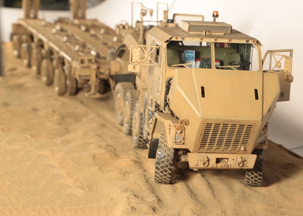    Oshkosh M1070 1/35 , , ,  , ,  , , 