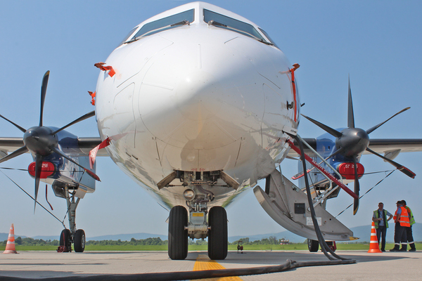 DHC-8 Q400 NextGen на ощупь или современный турбопроп - Моё, Авиация, Фотография, Владивосток, Споттинг, Длиннопост