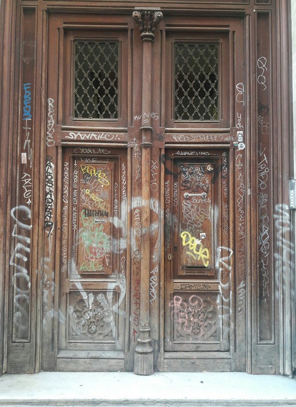 Well this - Door, Graffiti, Old, Barcelona, Barcelona city