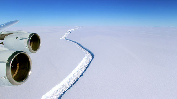 1 trillion ton iceberg breaks off Antarctica - Antarctica, Iceberg