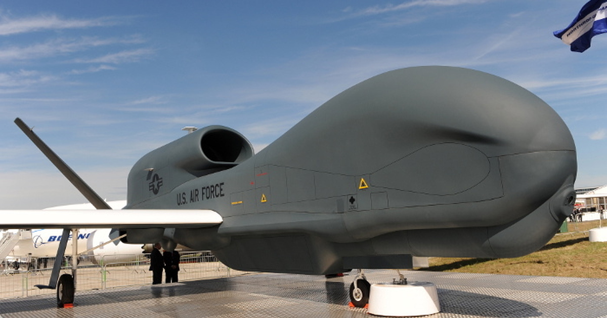 Беспилотник сша. Американский БПЛА RQ-4 Global Hawk. Northrop Grumman RQ-4a Global Hawk. БПЛА RQ-4b Global Hawk. БПЛА RQ-4.