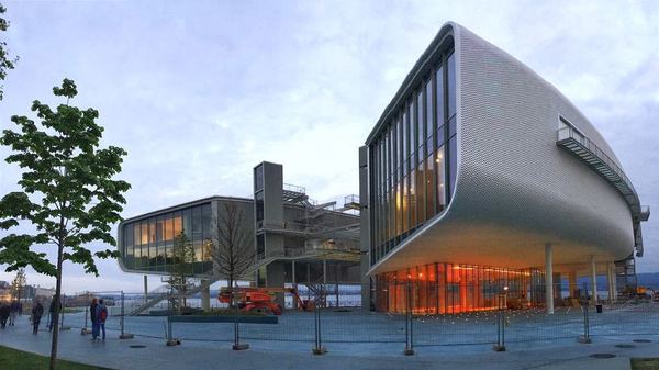 " ,   "   , , , Renzo Piano, , World of building, 