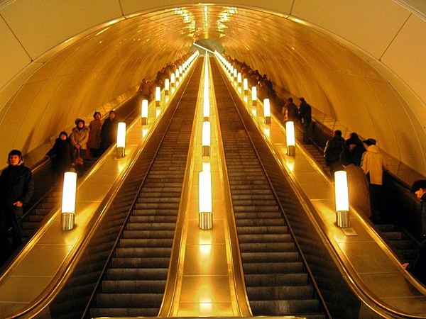 A three-year-old girl was pulled into an escalator in the Moscow metro. - Moscow Metro, Metro, Escalator, Girl, news, 