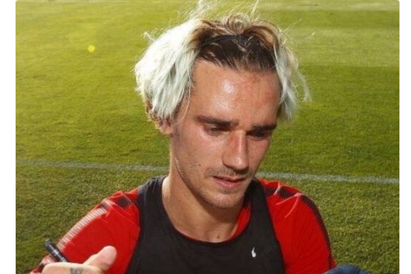 A selection of hairstyles of a famous football player - Football, Longpost, Brutality, Antoine Griezmann