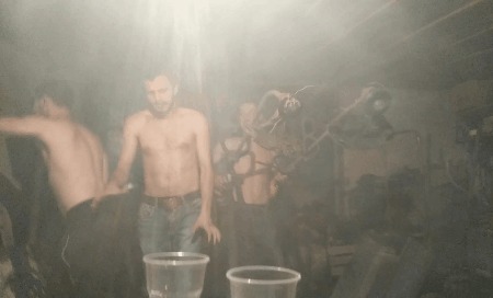 Тем временем в гараже...