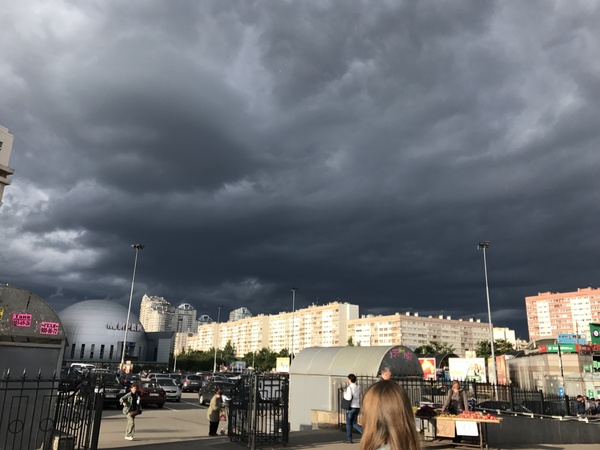 The usual evening sky in St. Petersburg. - My, Saint Petersburg, Sky, The clouds, Rain, Ozerki