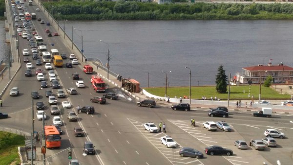 A truck with building blocks brakes failed on the descent. - Road accident, Nizhny Novgorod, Crash, Truck, Longpost