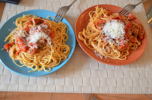 Quick Recipes. Pasta (pasta) with tomatoes, bacon and cheese. - My, Cooking, Longpost, Recipe, Photorecept