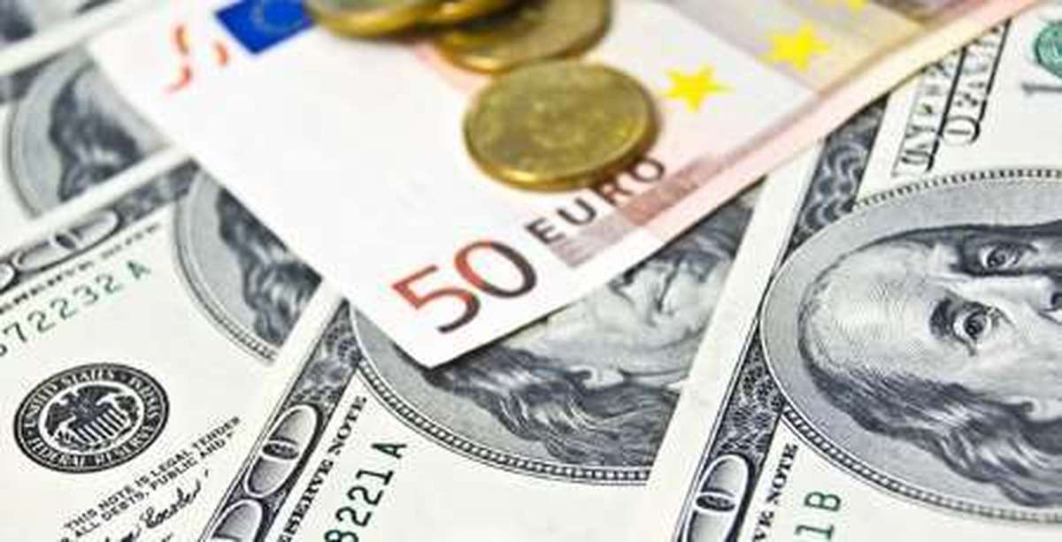 Доллар евро европа. USD Euro. 3600 Евро. Гривны в рубли. Евро спекулянты.