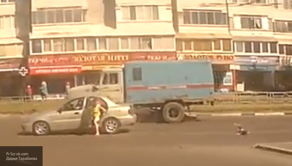 В Липецке на ходу из автомобиля выпал ребёнок