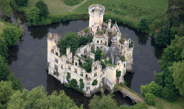 Chteau de la Mothe-Chandeniers , , 