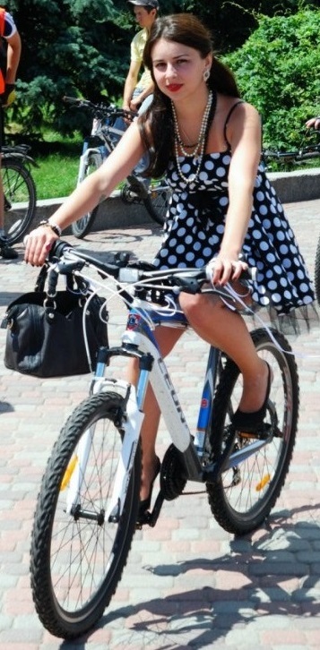 Why do girls in dresses ride bikes? - NSFW, My, , Fashion & Style
