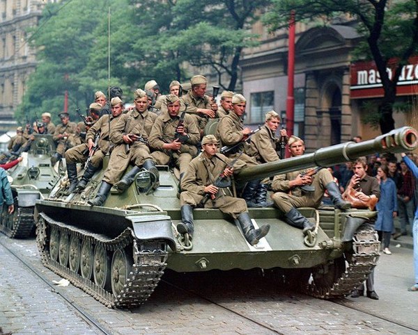 On August 21, 1968, the Soviet troops invaded Czechoslovakia. There are no countries, but the photo remains. - the USSR, Czechoslovakia, Invasion, Story, From the network, Longpost