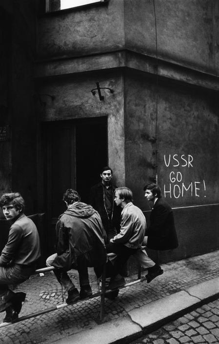 On August 21, 1968, the Soviet troops invaded Czechoslovakia. There are no countries, but the photo remains. - the USSR, Czechoslovakia, Invasion, Story, From the network, Longpost