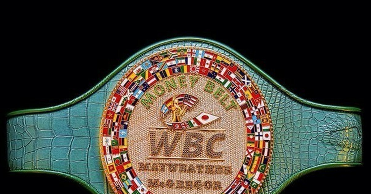 Самый большой пояс. Флойд Мейвезер с поясом WBC. Бриллиантовый пояс WBC. Пояс бокса WBC. Бриллиантовый пояс WBC Флойд Мейвезер.