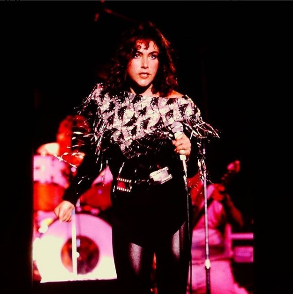 laura branigan голая