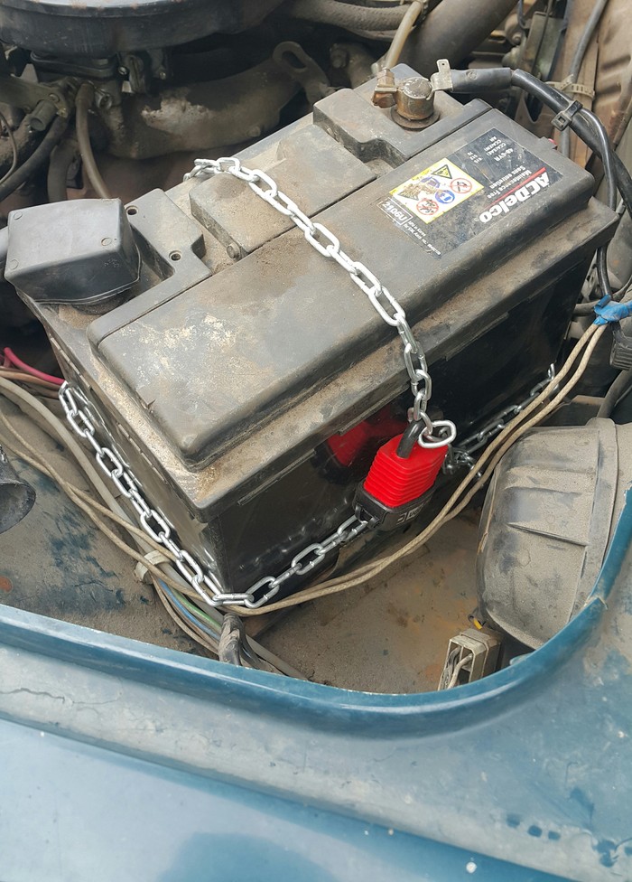 A friend's car battery was stolen. Car VAZ 2107. - My, Vaz-2107, Signaling, Battery