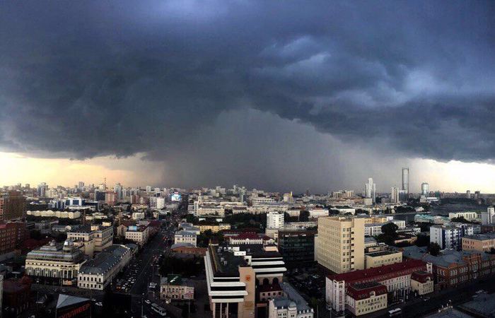 Rain from 18th floor... - My, Yekaterinburg, The clouds, Sky, Rain