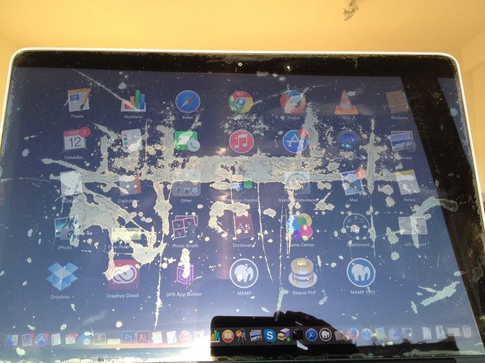 Peeling anti-glare coating issue on MacBook Pro Retina displays - My, Macbook, Apple, Service center, Is free