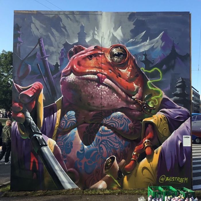 Street art. Toad - Street art, Street painting