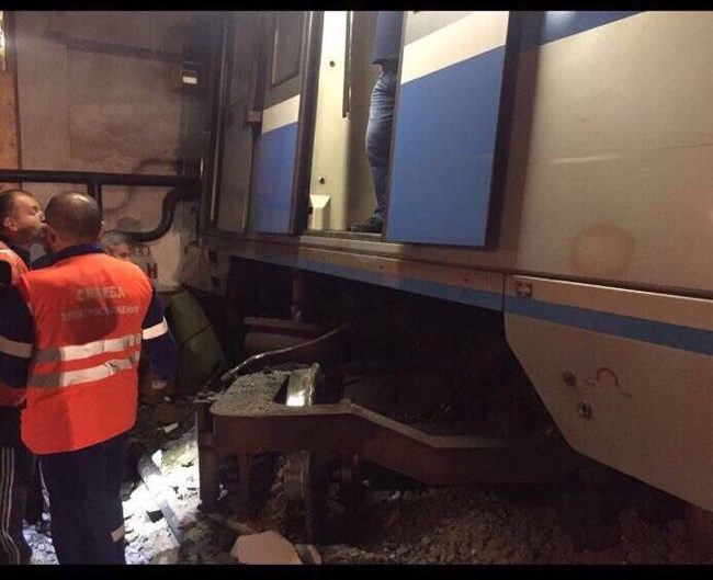 Today in the Moscow metro the train drove into the wall of the reverse dead end on Shchelkovskaya - Moscow, Metro, Shchelkovskaya, Incident