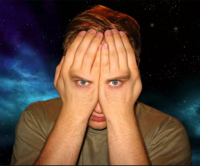 В 90–е подрабатывал я...