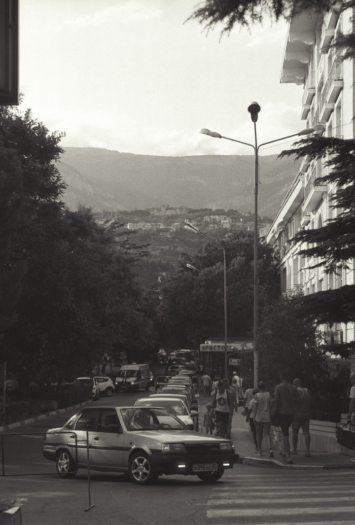 Black and white photographs of Yalta. - My, The photo, My, Zenith 122, camera roll, Black and White Film, Yalta, Crimea, Photographer, Longpost