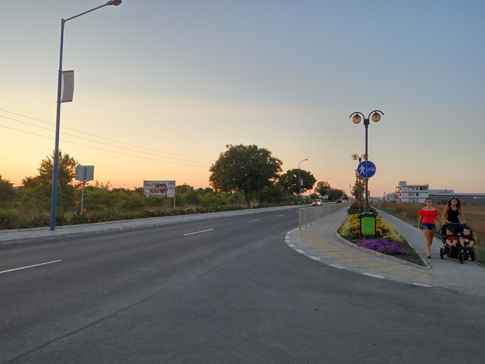 Bulgarian sunset. - My, Bike path, Bulgaria, Lidl, They are everywhere, Road sign