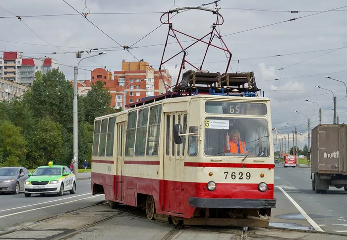 Tram everyday life of the cultural capital - Tram, Driver, Middle finger, Saint Petersburg, Fak (gesture)