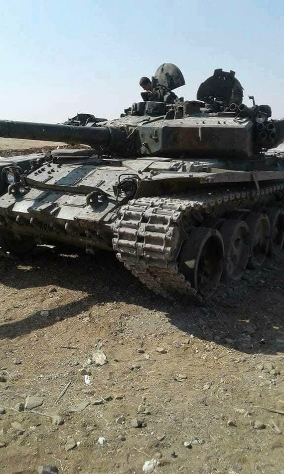 One broke, the other lost. - Tanks, t-90, Syria, , Longpost