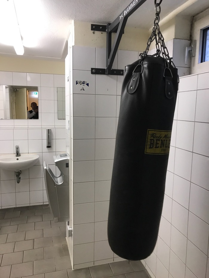 Berlin.centralbushof.cafe.toilet.how and why?) - My, Sport, Toilet, Why