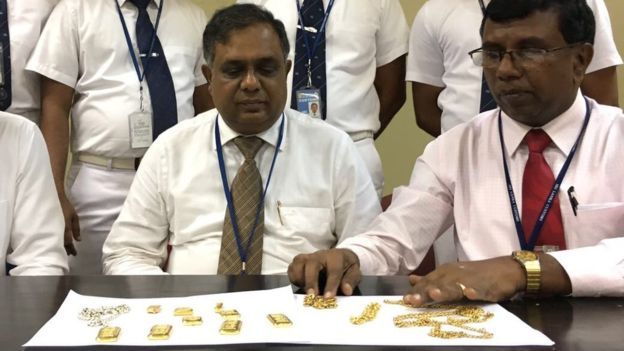 At the airport in Colombo (Sri Lanka), a smuggler was detained who hid about a kilogram of gold in the anus - Gold, Smuggling, Hello reading tags, Cunning, Sri Lanka