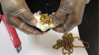 At the airport in Colombo (Sri Lanka), a smuggler was detained who hid about a kilogram of gold in the anus - Gold, Smuggling, Hello reading tags, Cunning, Sri Lanka