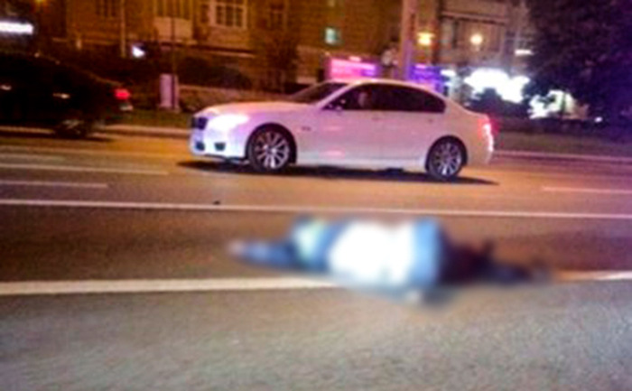 The moment of the death of a Moscow traffic inspector under the wheels of an FSB car was caught on video. - Road accident, Amr, Arbat, Police, Mercedes, Video monitoring, Text