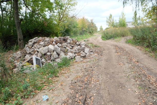 In the Tula region, it was decided to repair the road with fragments of tombstones of dead pilots - Tula region, Cynicism, The dead, Road repair, Longpost