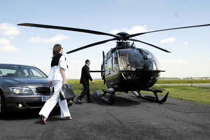 Вертолёт не желаете? господа шпионы...