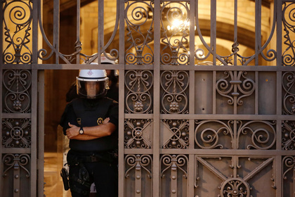 Police closed almost all polling stations for the Catalan referendum - , Catalonia, Elections, Independence, Ban, Politics, Democracy