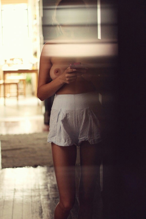 Peeping - NSFW, Beautiful girl, Morning, Longpost