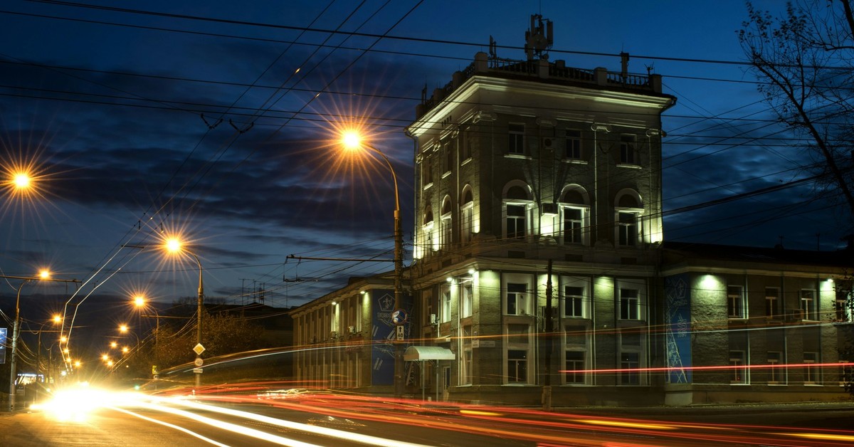 В иркутском городе. Иркутск. Ночной Иркутск. Ночной Иркутск Университетский. Улица Ленина Иркутск ночью.