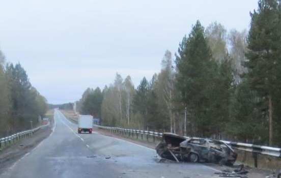 The car drove into the oncoming lane and collided with a truck, two people were killed - My, Kurgan region, news, Crash, Road accident, Track, The dead