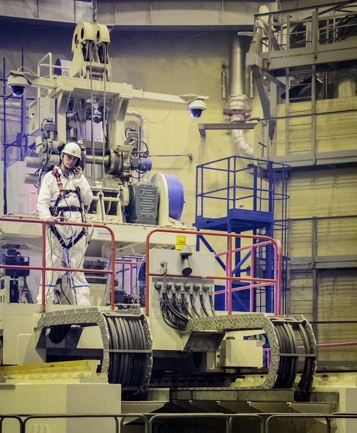 Leningrad NPP: fuel assembly simulators were completely unloaded at the starting power unit No. 1 and the revision of the reactor pressure vessel was started - Sela, Laes-2, Leningrad region, Pinery, Longpost