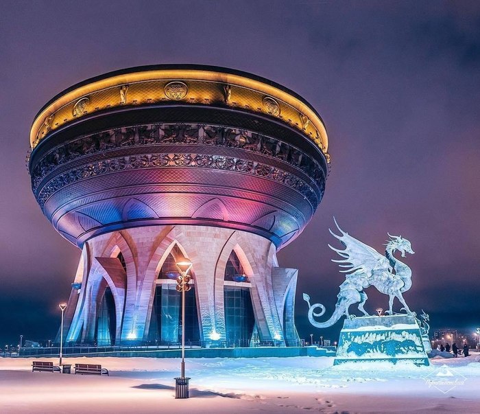 Night in Kazan - Kazan, Tatarstan, Sculpture, Architecture, The photo, Night, The Dragon, beauty