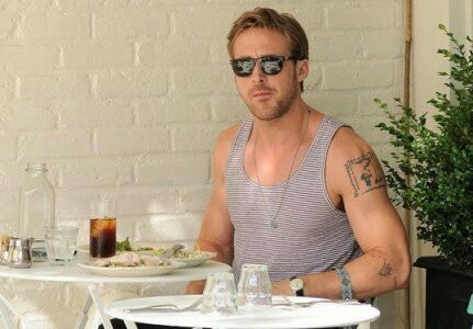 Gosling teases the paparazzi - Not mine, Ryan Gosling