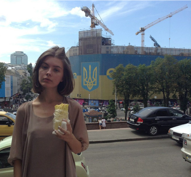 And here are the beautiful girls with shawarma - Shawarma, , Longpost