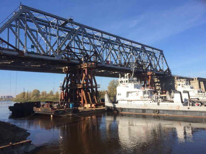 As in Tyumen, the railway part of the combined bridge was dismantled. October 2017 - My, Tyumen, Bridge, Dismantling, Longpost