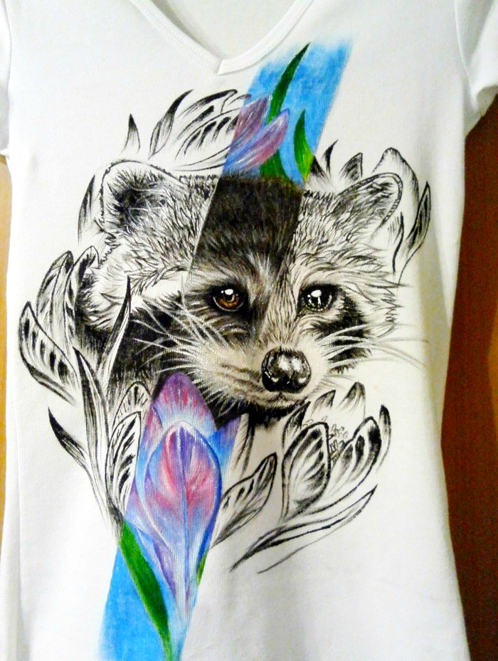 Raccoon T-shirt - My, Painting on fabric, T-shirt, Art, Creation, Handmade, Needlework, Needlework with process, Freelance, Longpost